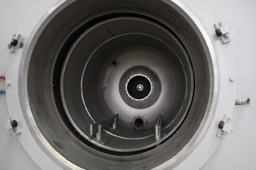 Vacuum nitriding furnace retort